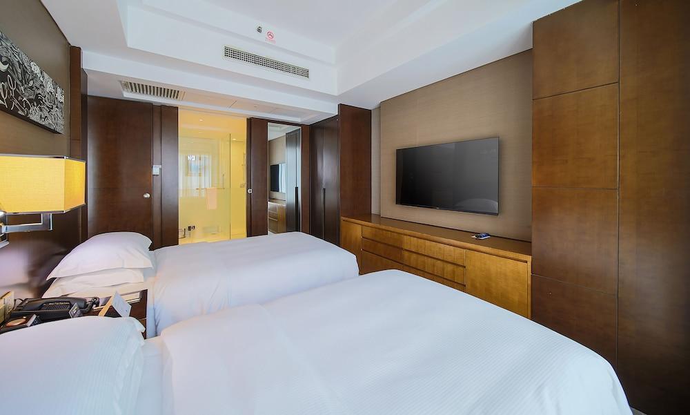 Doubletree By Hilton Hotel